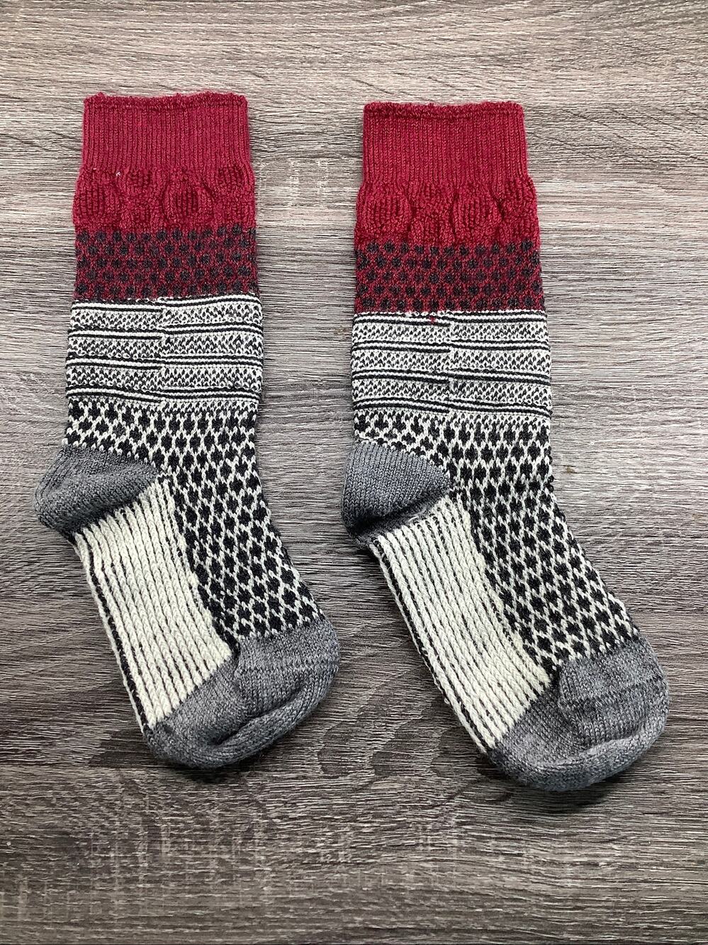 Smartwool Women's Red Everyday Cozy Popcorn Cable Wool Crew Socks Winter B18-2
